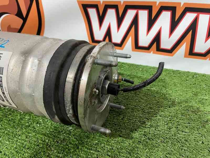 LR087083 Shock absorber front right pneumatic adaptive RANGE ROVER SPORT L494 13- Used cost 300 € in stock 2 pcs.