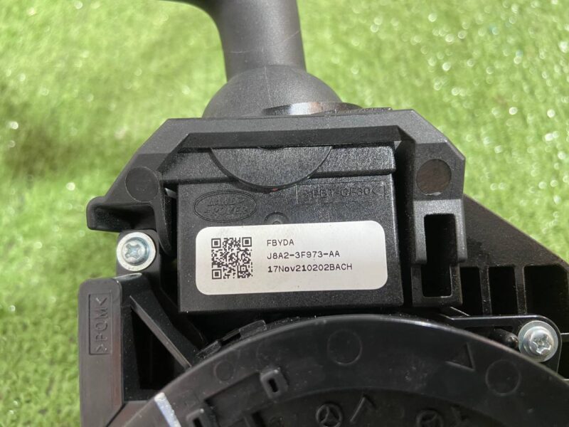 LR087111KIT Steering column switch assembly Range Rover Velar L560 (2018-) USED cost 85 € in stock 3 pcs.