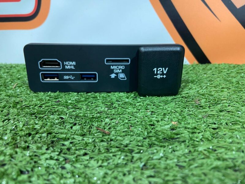 LR087366 USB+SIM+HDMI connector for audio system Land Rover Discovery 5 L462 (2017-) Used - Image 22