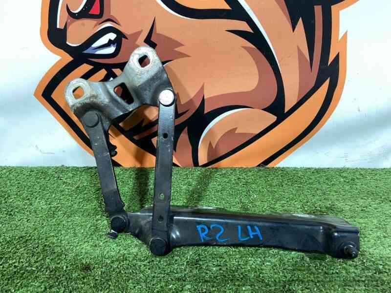 LR088985 Hood hinge left Range Rover L405 (2013-2021) Used - Image 36