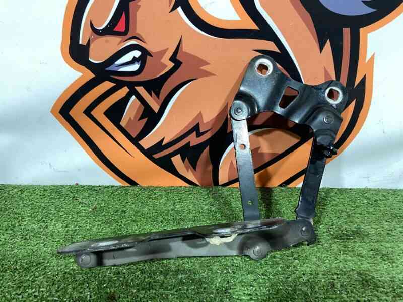 LR088985 Hood hinge left Range Rover L405 (2013-2021) Used - Image 37