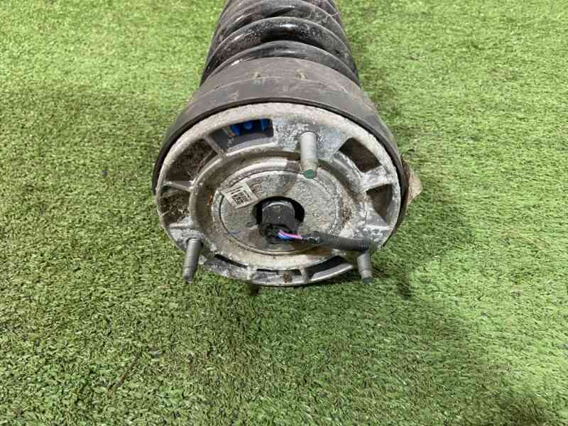 LR090615 Front adaptive shock absorber Range Rover Velar L560 Used - Image 14