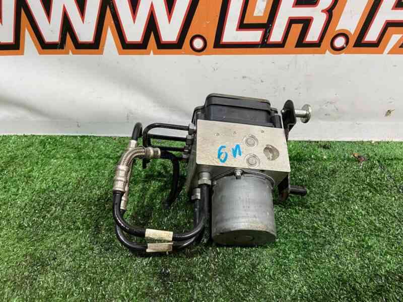 LR090984 ABS Unit Range Rover Velar L560 (2018-) Used cost 500 € in stock 2 pcs.