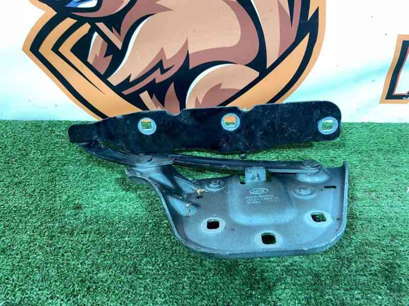 LR091713 Hood hinge right Range Rover Velar L560 (2018-) Used cost 50 € in stock 2 pcs.