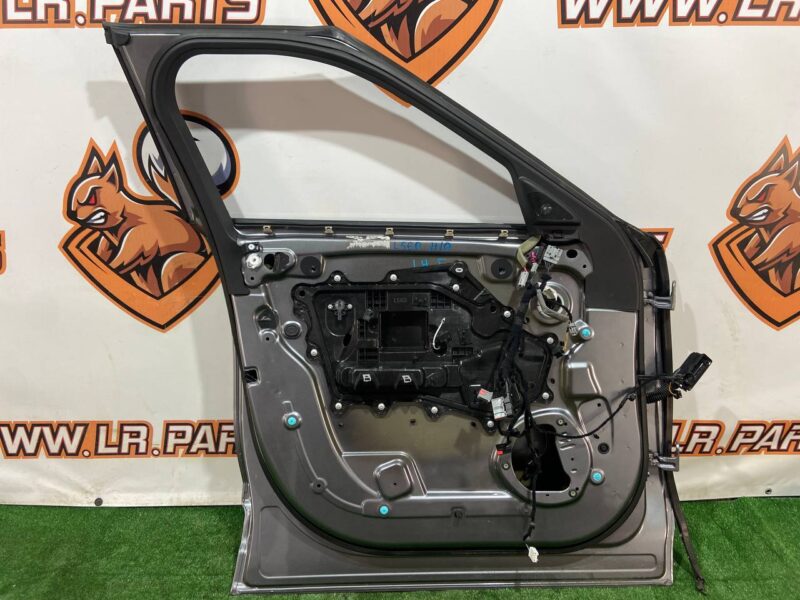 LR091718 Front Left Door Range Rover Velar L560 (2018-) Used cost 600 € in stock 1 pcs.