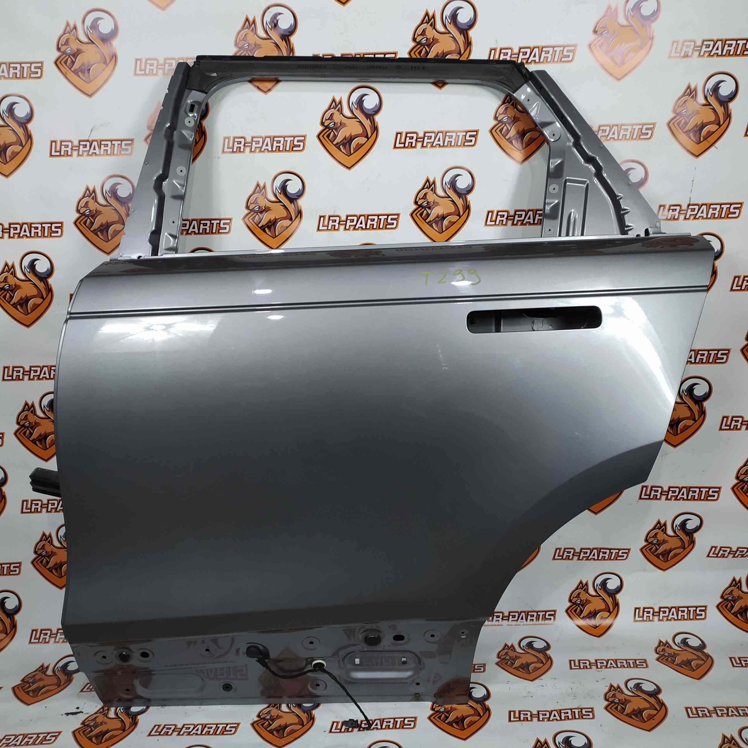 LR091720 Rear left door Range Rover Velar L560 (2018-) Used - Image 16