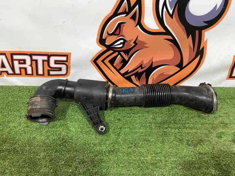 LR092340 Air Filter Hose Range Rover Velar L560 (2018-) Used cost 30 € in stock 6 pcs.