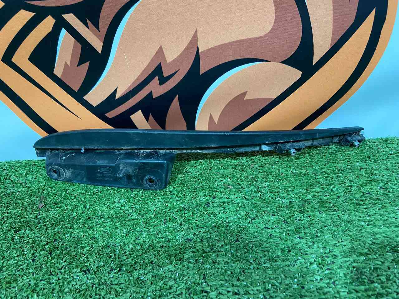 LR092698 Wheel arch fender molding rear left Range Rover Velar L560 Used cost 35 € in stock 1 pcs.