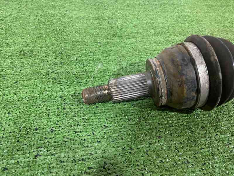 LR092738 Half shaft front right Range Rover Velar L560 (2018-) Used - Image 31