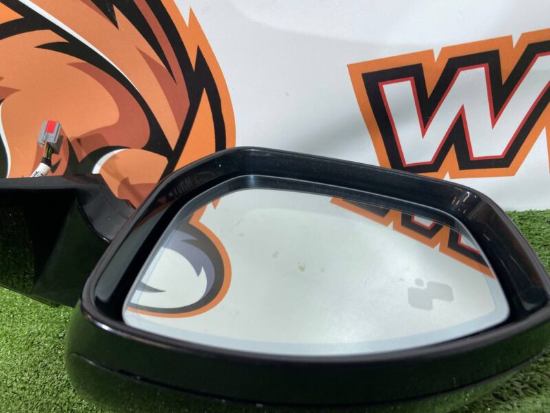 LR093167 Left outer mirror +blind spots +antichrome Range Rover Velar L560 (2018-) Used cost 600 € in stock 2 pcs.