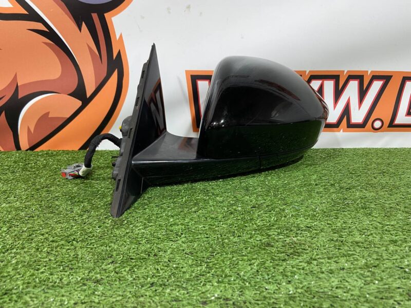 LR093167 Left outer mirror +blind spots +antichrome Range Rover Velar L560 (2018-) Used cost 600 € in stock 2 pcs.