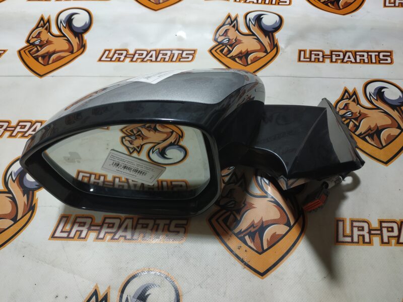 LR093167 Left outer mirror +blind spots +antichrome Range Rover Velar L560 (2018-) Used cost 600 € in stock 2 pcs.