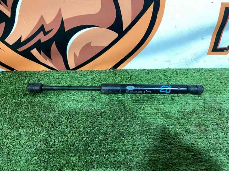 LR093402 Hood shock absorber Range Rover Velar L560 (2018-) Used cost 21 € in stock 6 pcs.