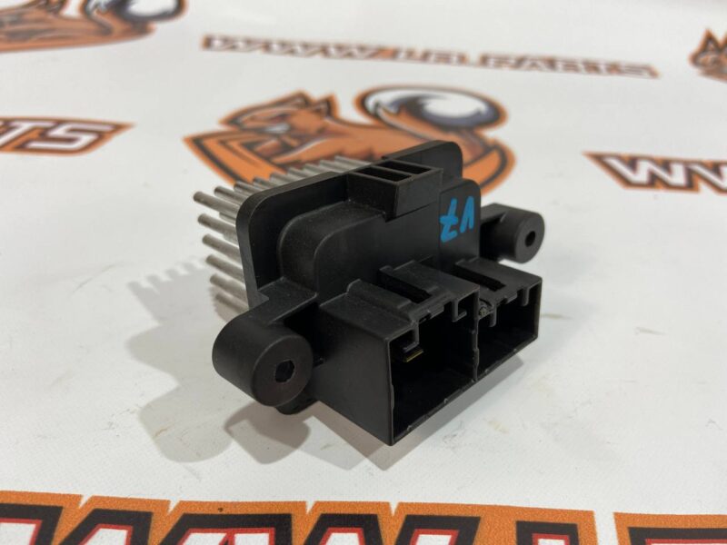 LR094345 Heater resistor Land Rover Discovery Sport L550 (2015-) Used cost 250 € in stock 1 pcs.