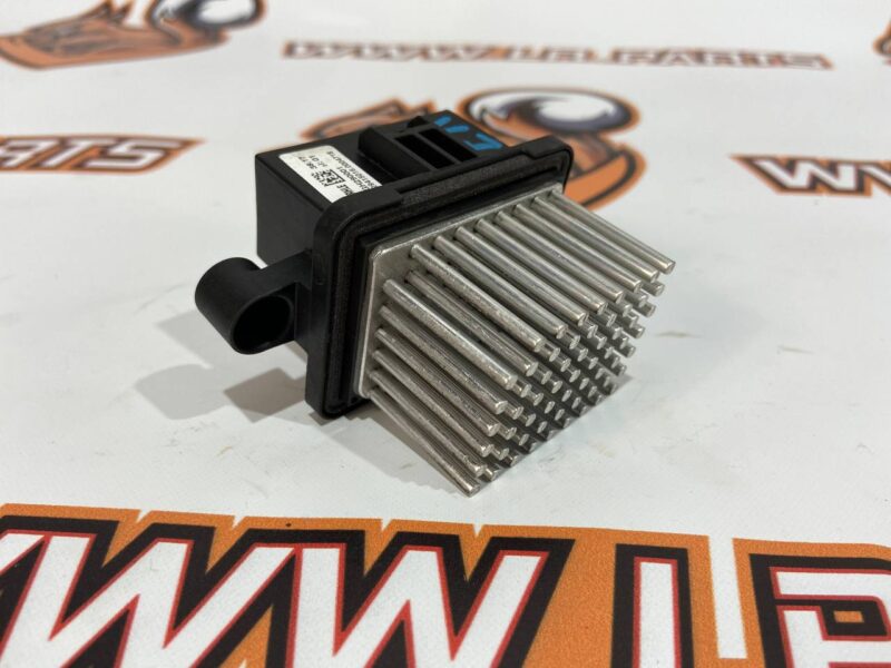 LR094345 Heater resistor Land Rover Discovery Sport L550 (2015-) Used cost 250 € in stock 1 pcs.