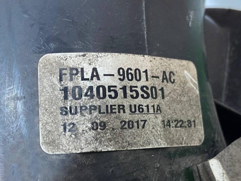 LR095546 Air filter housing left 3.0TD 2.0TD Range Rover Sport L494 Used - Image 14