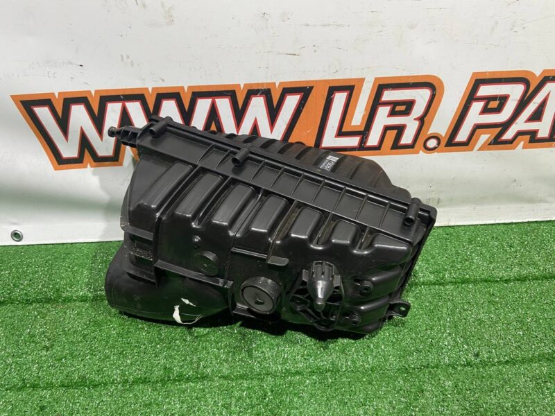 LR095546 Air filter housing left 3.0TD 2.0TD Range Rover Sport L494 Used - Image 16