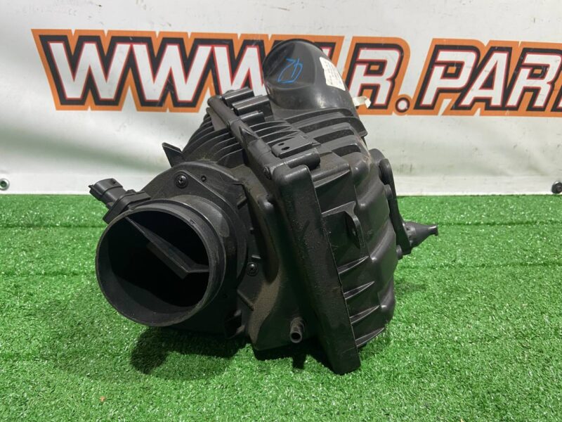 LR095546 Air filter housing left 3.0TD 2.0TD Range Rover Sport L494 Used - Image 17