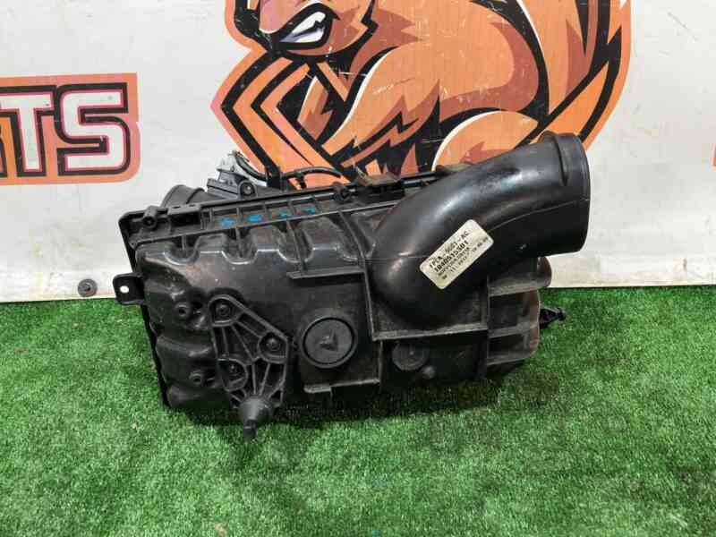 LR095546 Air filter housing left 3.0TD 2.0TD Range Rover Sport L494 Used - Image 25
