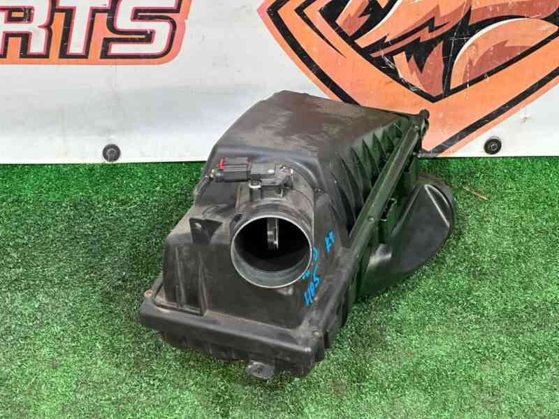 LR095790 Air filter housing left Range Rover L405 (2013-2021) Used cost 200 € in stock 3 pcs.