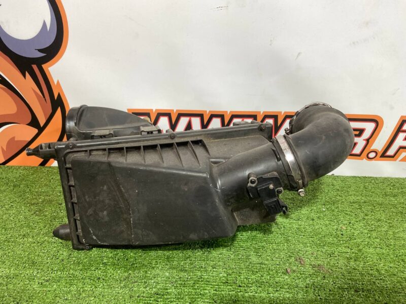 LR095790 Air filter housing left Range Rover L405 (2013-2021) Used cost 200 € in stock 3 pcs.