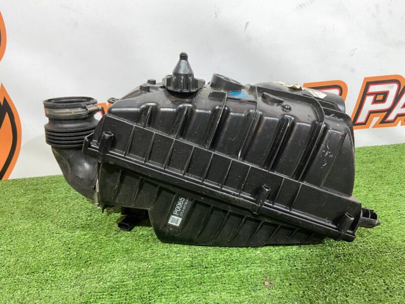 LR095790 Air filter housing left Range Rover L405 (2013-2021) Used cost 200 € in stock 3 pcs.
