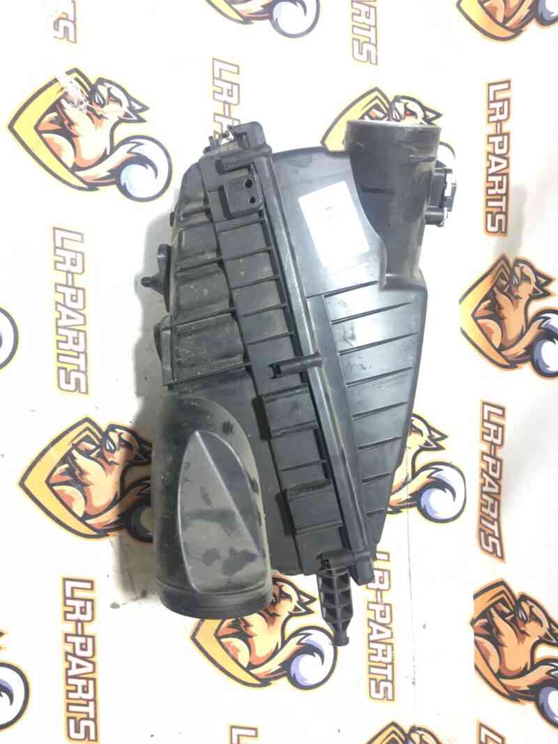 LR095790 Air filter housing left Range Rover L405 (2013-2021) Used cost 200 € in stock 3 pcs.