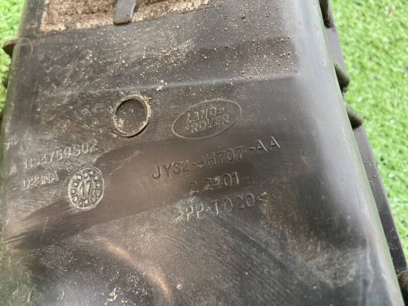 LR095884 Air duct left Land Rover Discovery 5 L462 (2017-) USED - Image 22