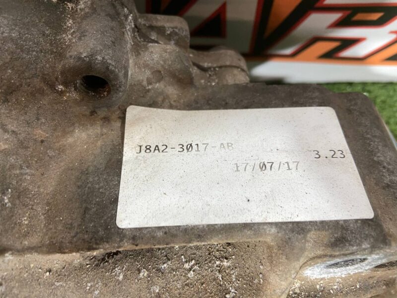 LR096015 Front axle gearbox assembly 3.23 Range Rover Velar L560 (2018-) USED cost 490 € in stock 2 pcs.