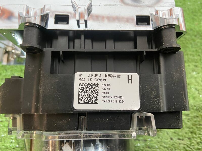 LR098561 Range Rover Sport L494 (2014-2022) Suspension Control Button Block Used - Image 21
