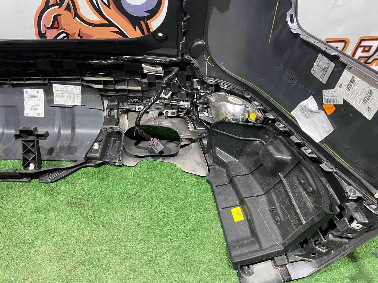 LR098889 Rear bumper 2018- complete assembly set Range Rover Sport L494 (2014-2022) Used - Image 23