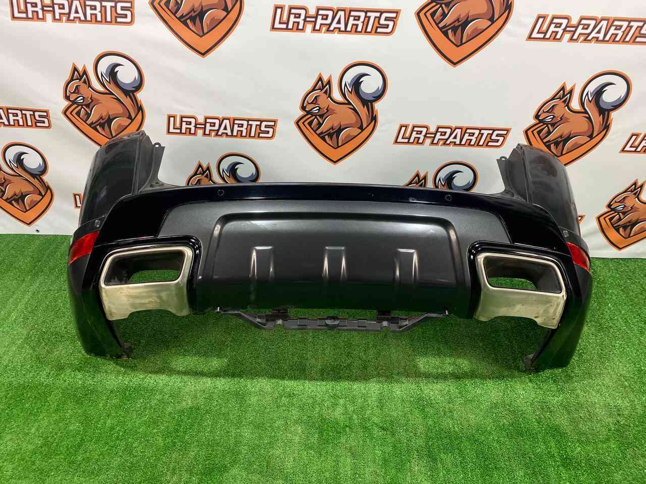 LR098889 Rear bumper 2018- complete assembly set Range Rover Sport L494 (2014-2022) Used cost 1 300 € in stock 1 pcs.