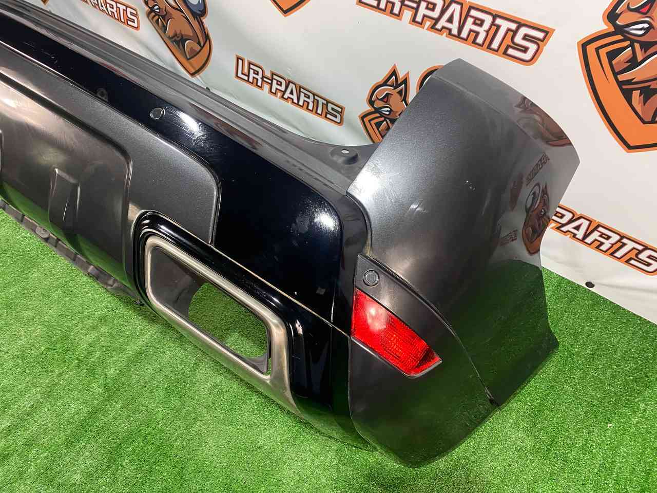 LR098889 Rear bumper 2018- complete assembly set Range Rover Sport L494 (2014-2022) Used cost 1 300 € in stock 1 pcs.