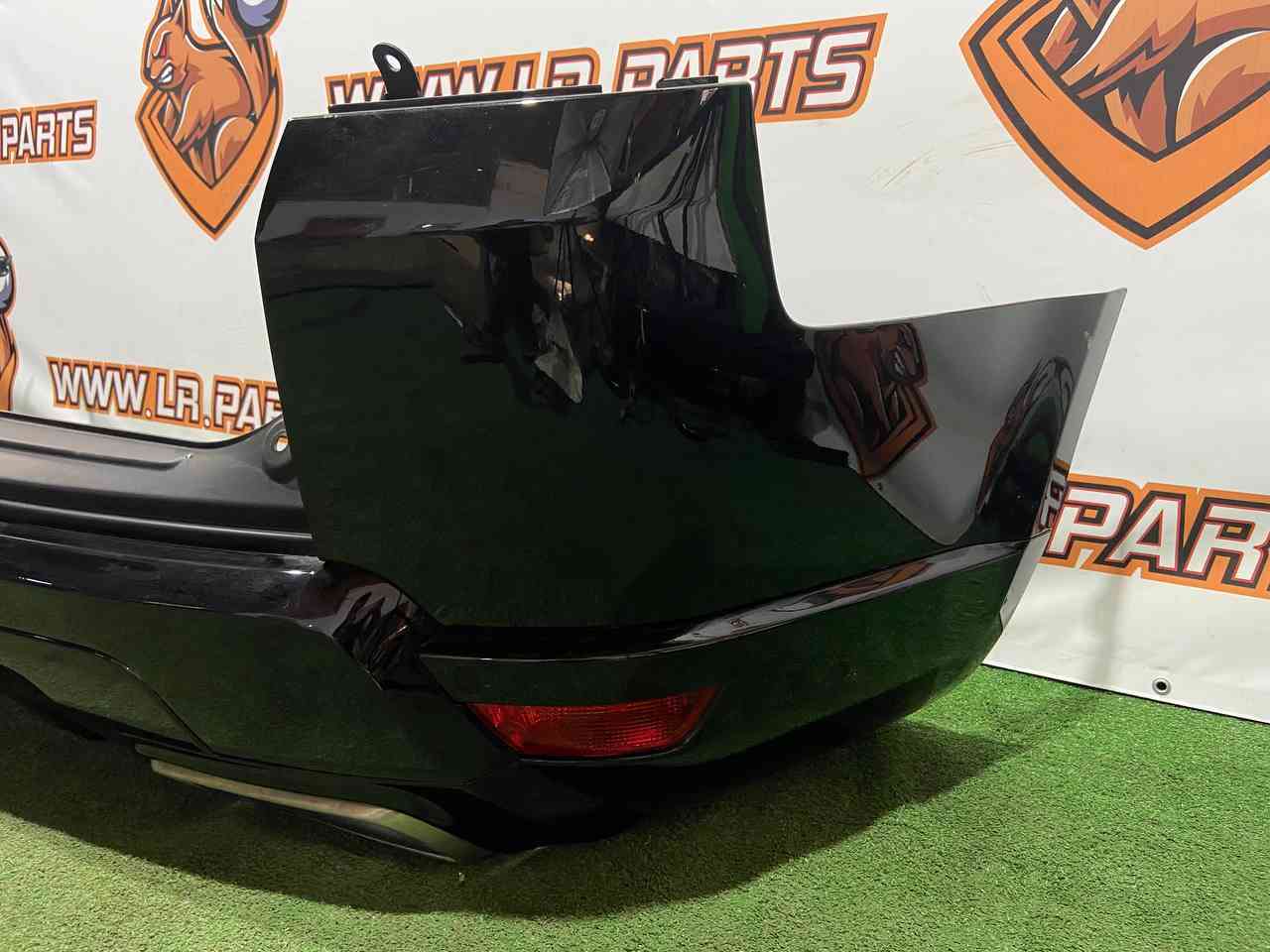 LR098889 Rear bumper 2018- complete assembly set Range Rover Sport L494 (2014-2022) Used cost 1 300 € in stock 1 pcs.