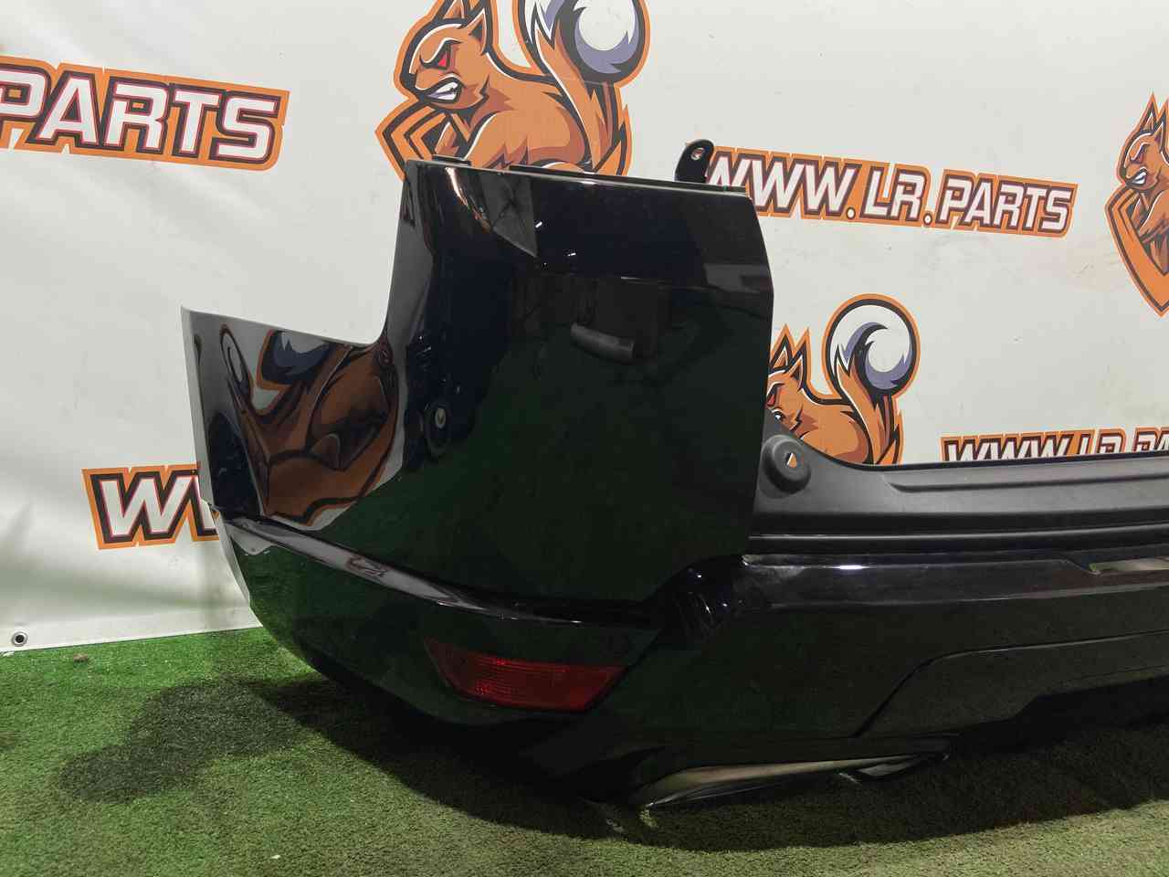 LR098889 Rear bumper 2018- complete assembly set Range Rover Sport L494 (2014-2022) Used cost 1 300 € in stock 1 pcs.