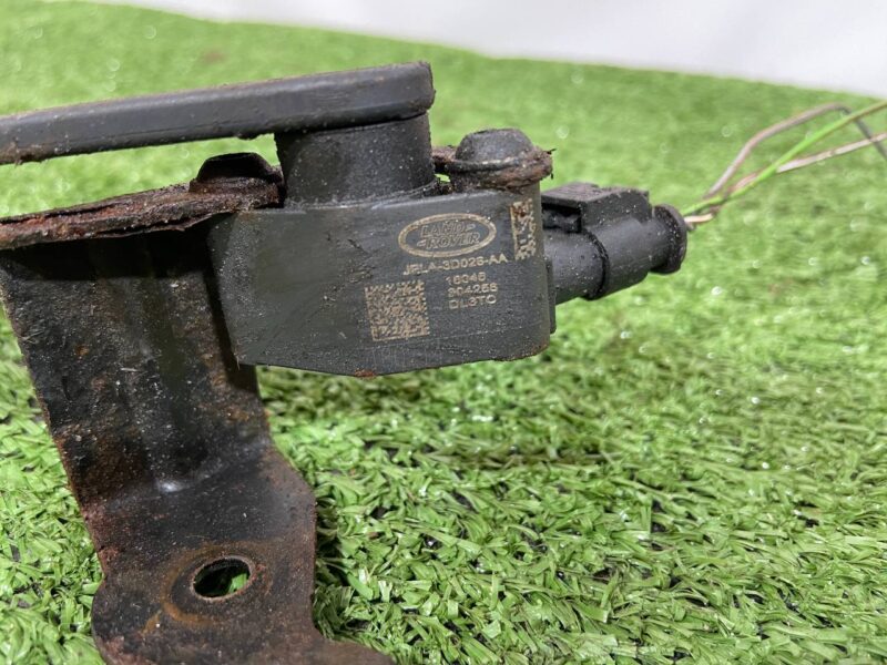 LR098914 Front suspension height sensor Land Rover Discovery 5 L462 (2017-) Used - Image 31