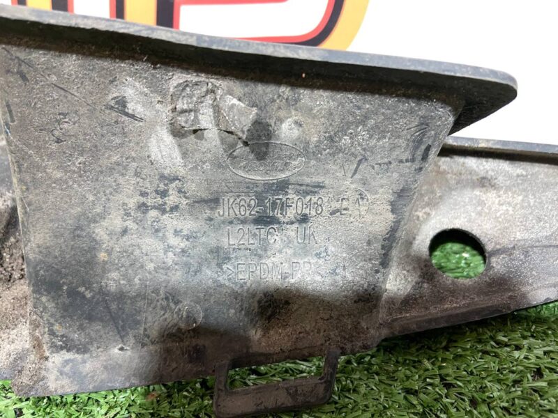 LR099442 Front bumper deflector left Range Rover Sport L494 (2014-2022) used cost 30 € in stock 1 pcs.