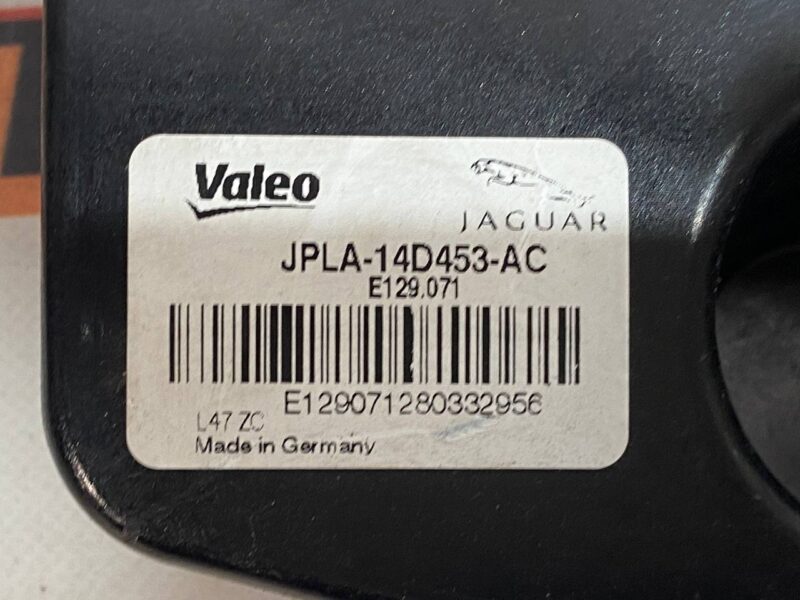 LR099525 Sensor of dead (blind) zones (with bracket) LAND ROVER DISCOVERY 5 (L462) Used cost 250 € in stock 7 pcs.