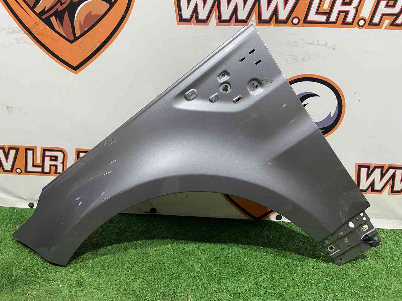 LR100545 Front left wing 2018- Range Rover Sport L494 (2014-2022) Used cost 500 € in stock 1 pcs.