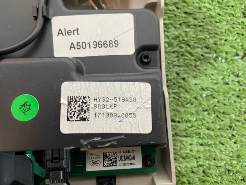 LR104445 Overhead console assembly Land Rover Discovery 5 L462 (2017-) USED cost 100 € in stock 1 pcs.