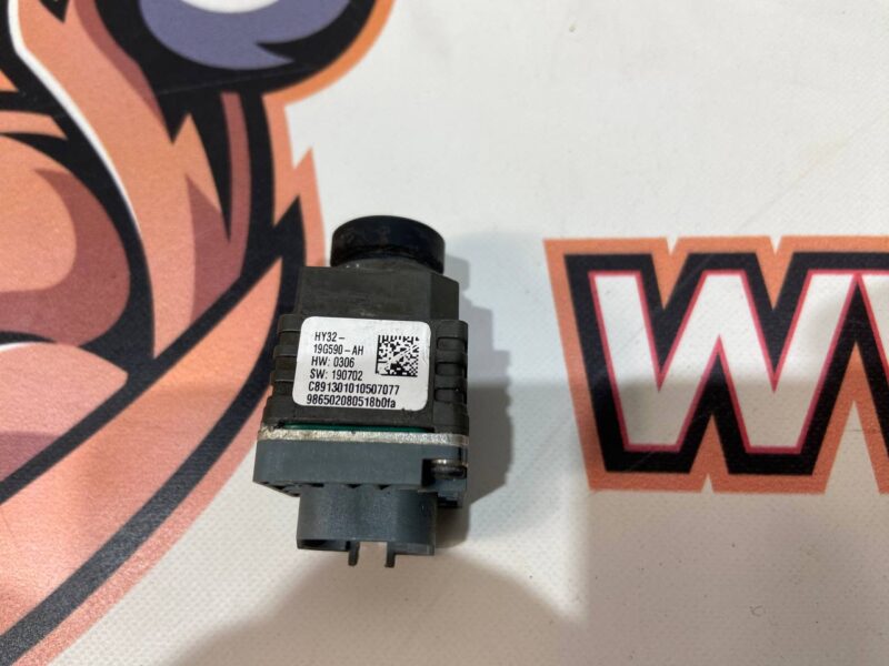LR105215 Rear view camera Range Rover Sport L494 Used - Image 27