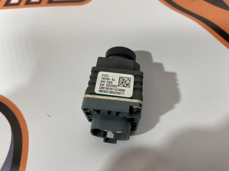 LR105215 Rear view camera Range Rover Sport L494 Used - Image 30