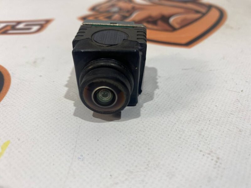 LR105215 Rear view camera Range Rover Sport L494 Used cost 200 € in stock 6 pcs.