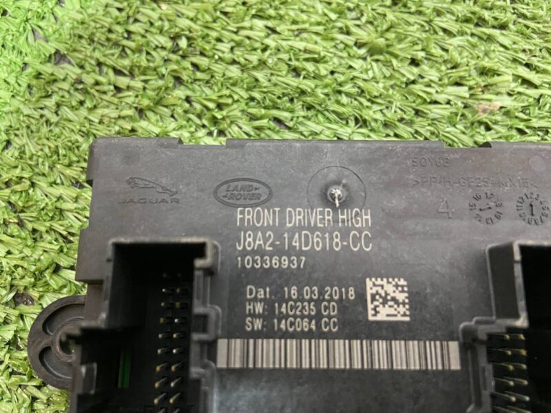 LR106150 Driver's door control unit Range Rover Velar L560 (2018-) Used cost 50 € in stock 2 pcs.