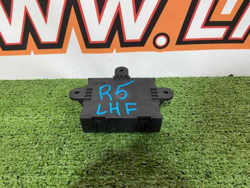 LR106150 Driver's door control unit Range Rover Velar L560 (2018-) Used cost 50 € in stock 2 pcs.