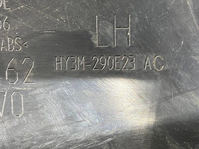 LR106669 Wheel arch fender molding rear left Land Rover Discovery 5 used cost 90 € in stock 1 pcs.