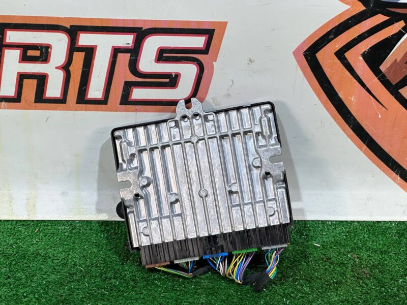 LR111479 Range Rover Sport L494 Air Suspension Control Unit (2014-2022) Used - Image 17