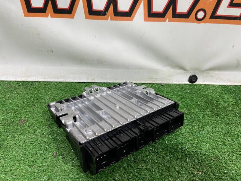 LR111479 Range Rover Sport L494 Air Suspension Control Unit (2014-2022) Used cost 130 € in stock 8 pcs.
