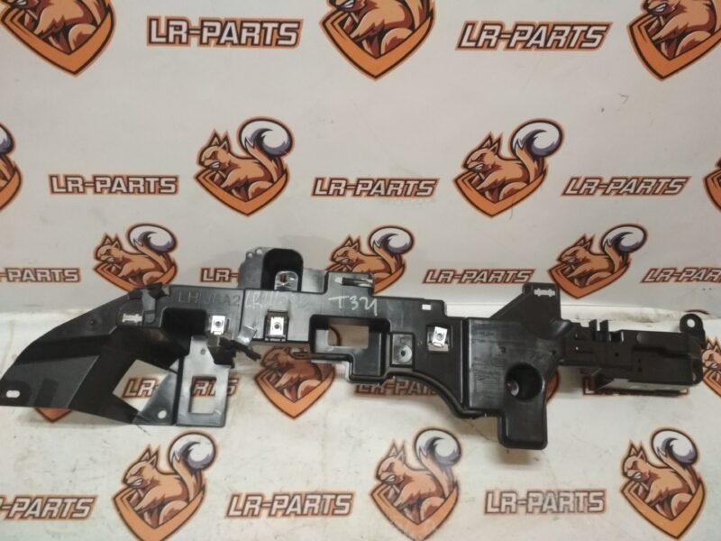 LR111509 Left cargo compartment panel support Range Rover Velar L560 (2018-) USED cost 30 € in stock 3 pcs.