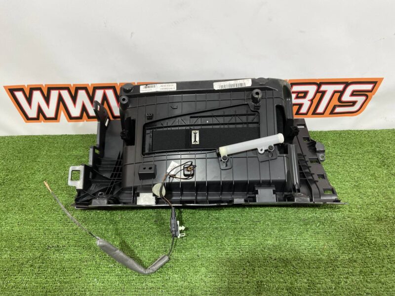 LR112508 Glove compartment Range Rover Velar L560 (2018-) Used cost 90 € in stock 4 pcs.